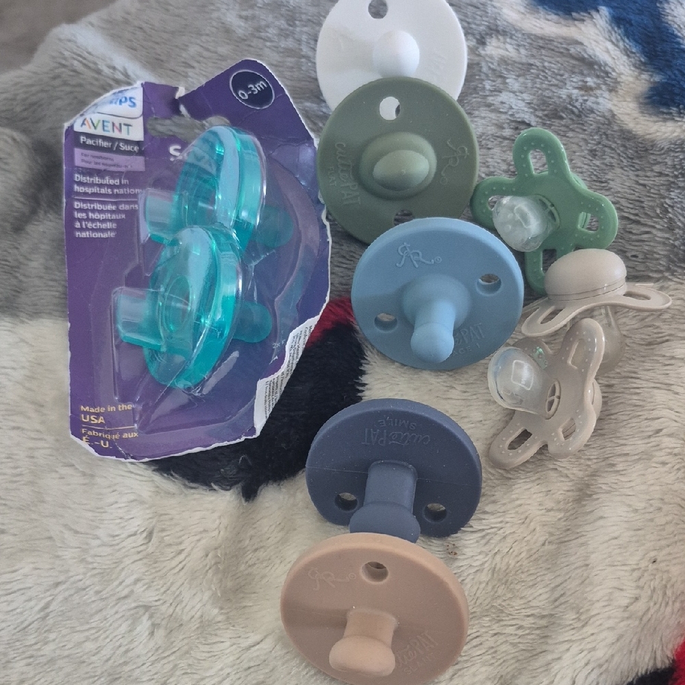 Philips Avent and Assorted Pacifiers Set